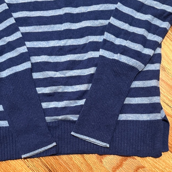 J McLaughlin Blue and Cream Striped Crewneck Cashmere Sweater XS - Picture 4 of 7